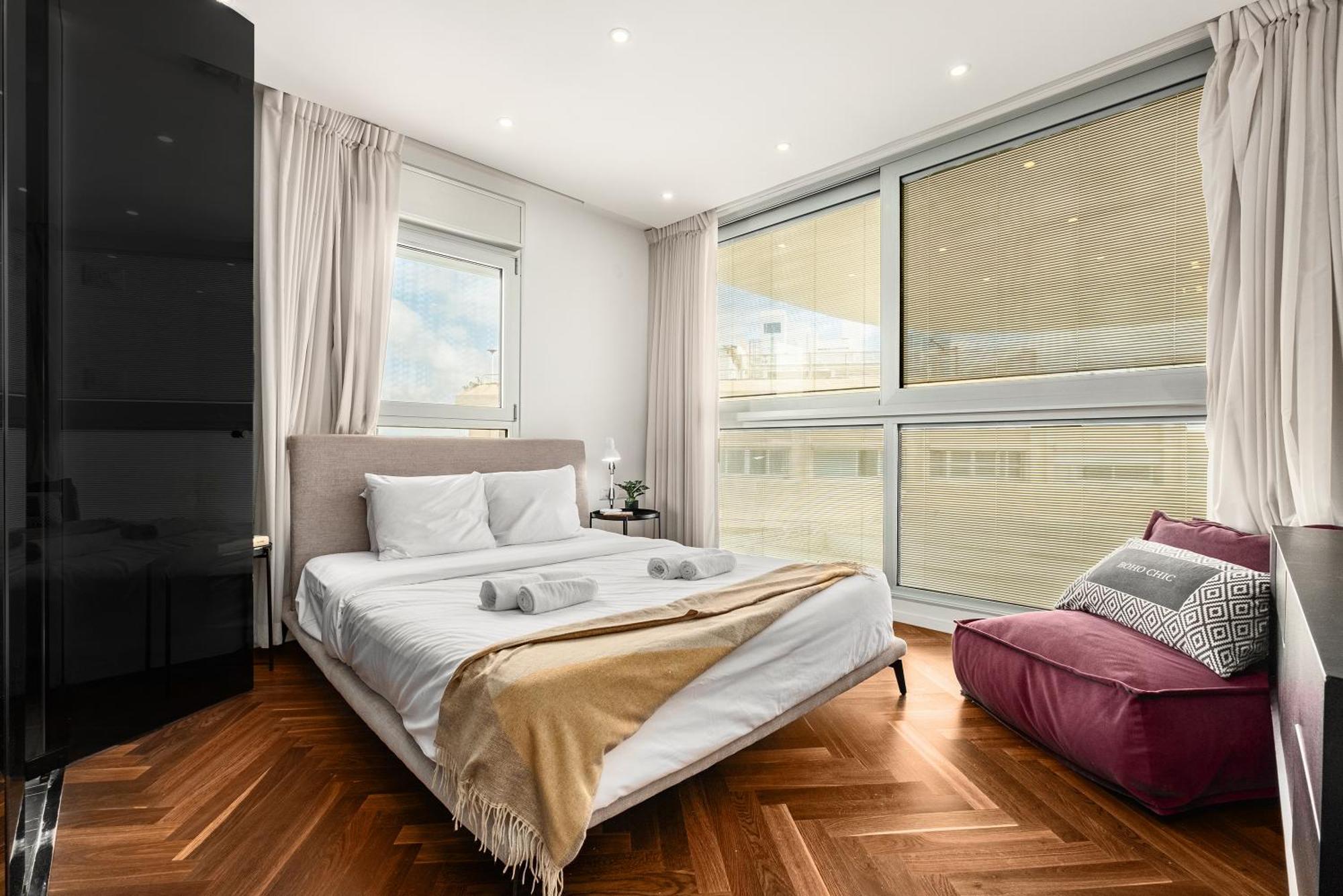Penthouse 3Br + Roof Top + Parking - On The Beach Хайфа Екстер'єр фото