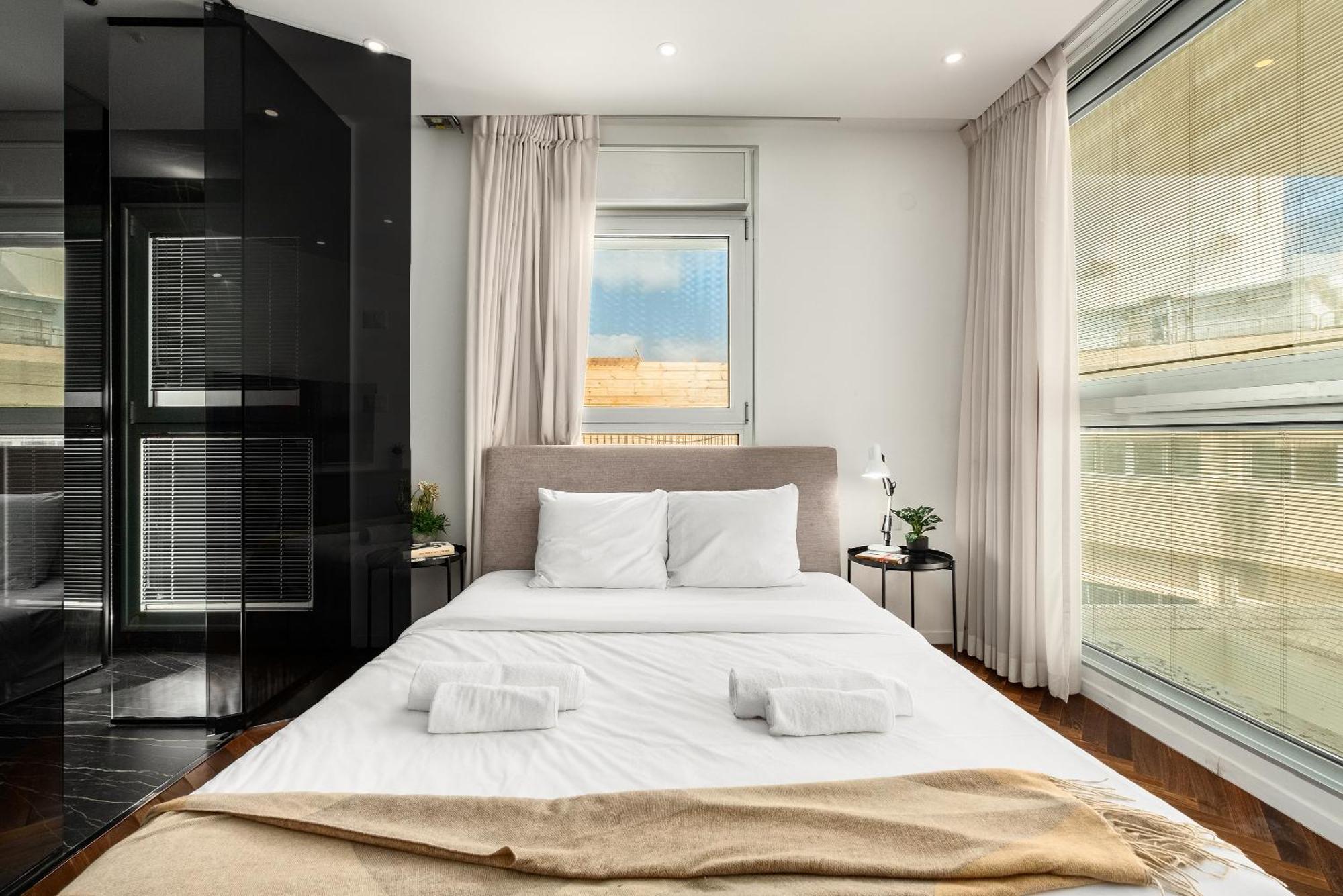 Penthouse 3Br + Roof Top + Parking - On The Beach Хайфа Екстер'єр фото