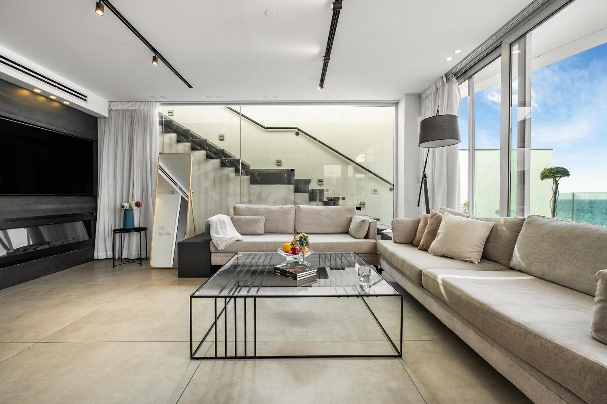 Penthouse 3Br + Roof Top + Parking - On The Beach Хайфа Екстер'єр фото