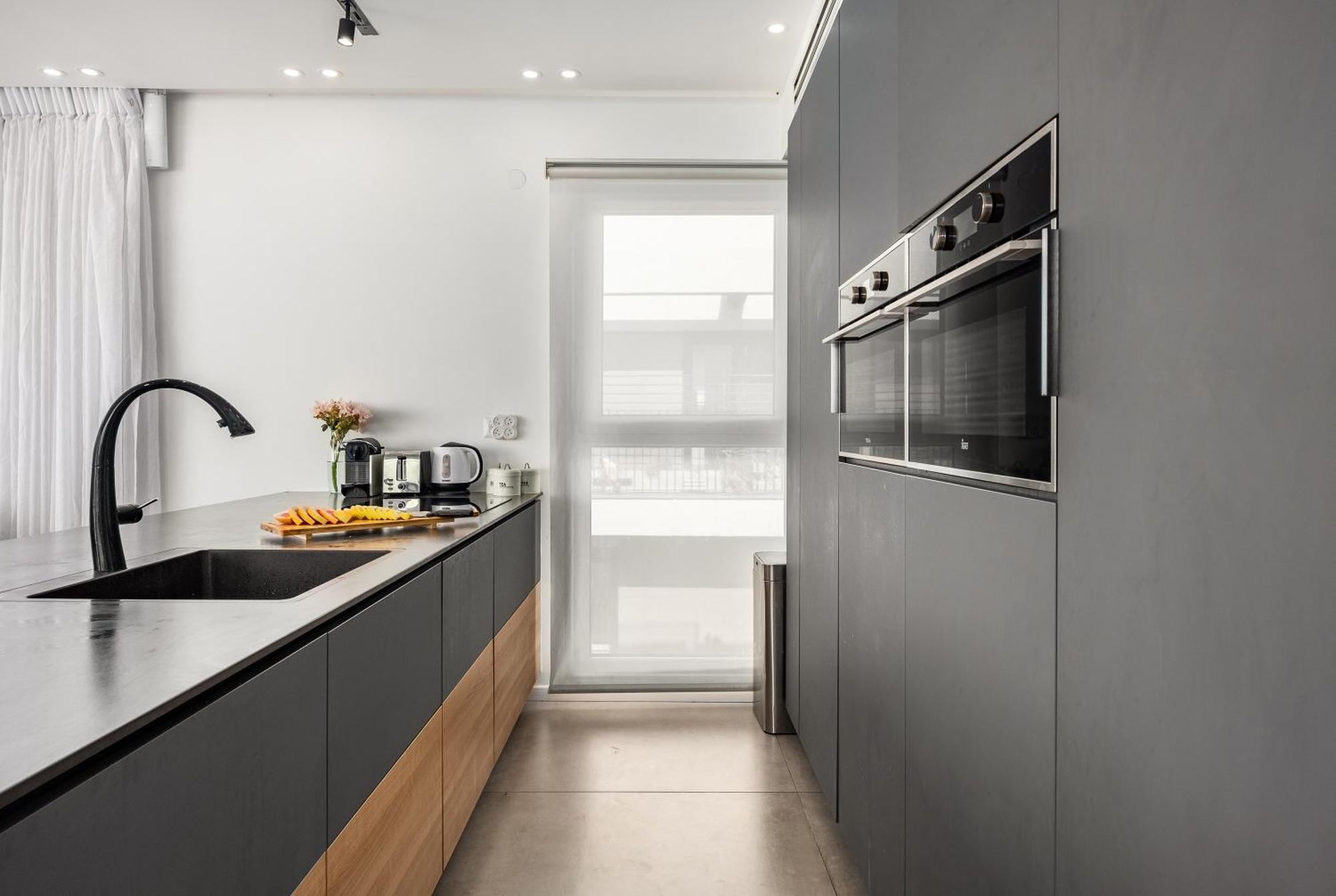 Penthouse 3Br + Roof Top + Parking - On The Beach Хайфа Екстер'єр фото