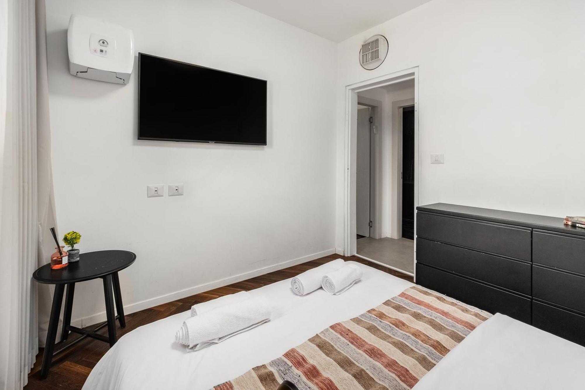 Penthouse 3Br + Roof Top + Parking - On The Beach Хайфа Екстер'єр фото